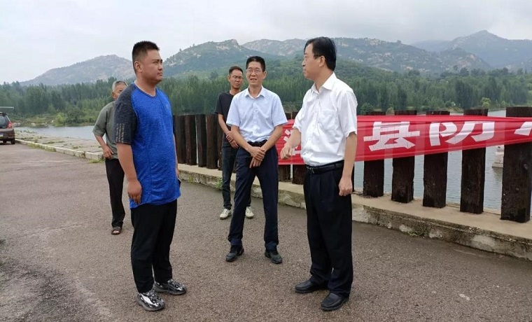 濟寧泗水縣黨員干部齊上陣 通力協作戰臺風