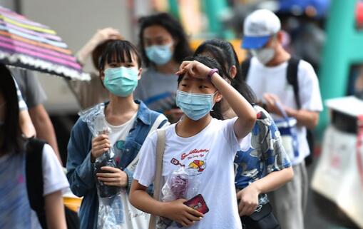 疫苗打了，口罩還是不能摘