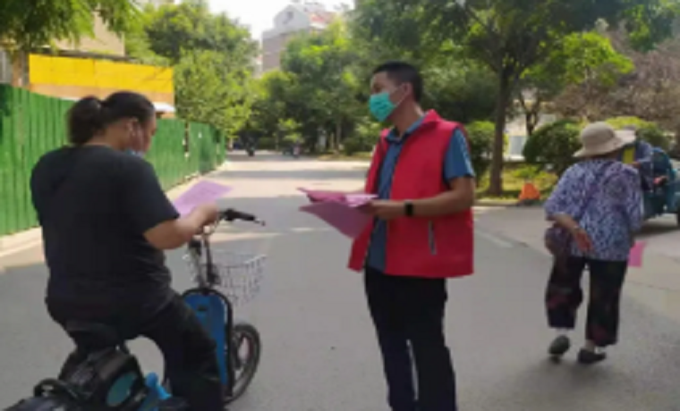 濟寧任城區黨員干部下沉一線 “敲門行動”助力疫苗接種