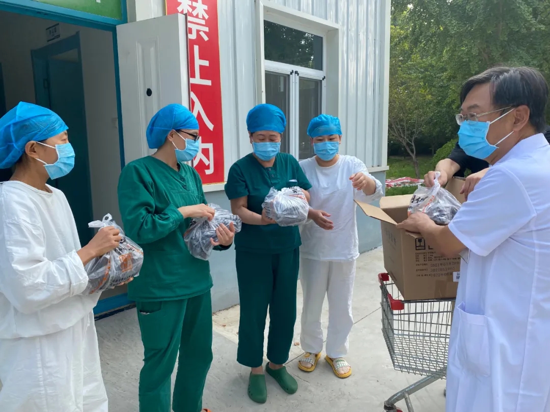 德州市中醫院熬制中藥湯劑，助力全民抗疫