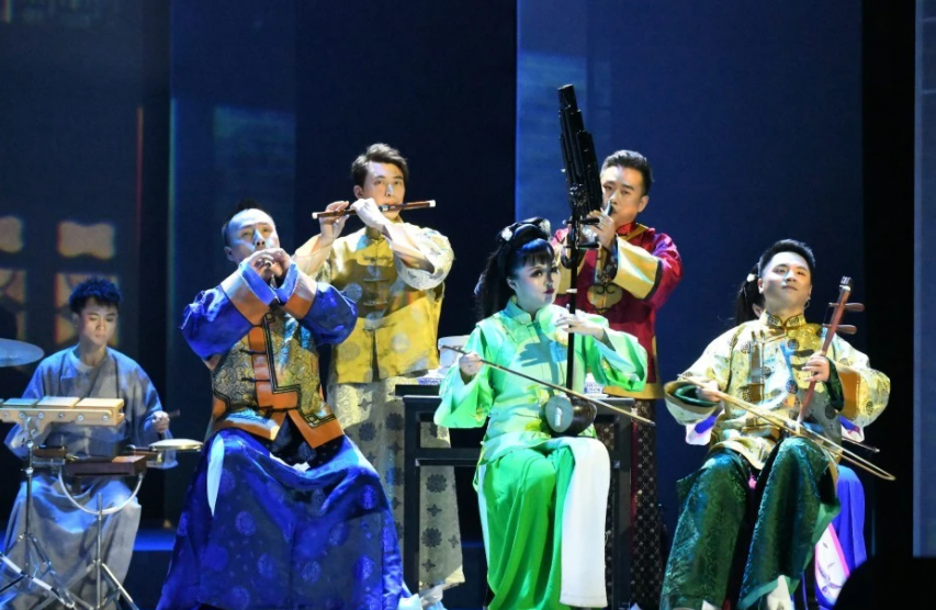 虛實結合音畫交融 大型音樂會《四季嶺南》上演