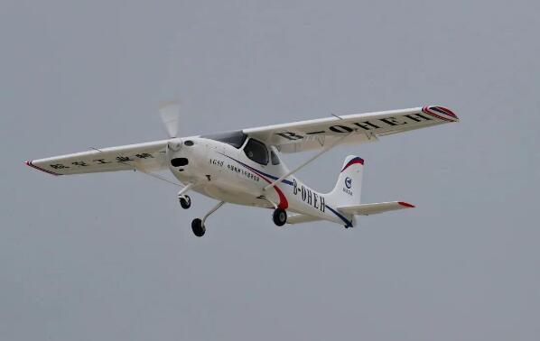 航空工業研制的AG50適航驗證機首飛成功