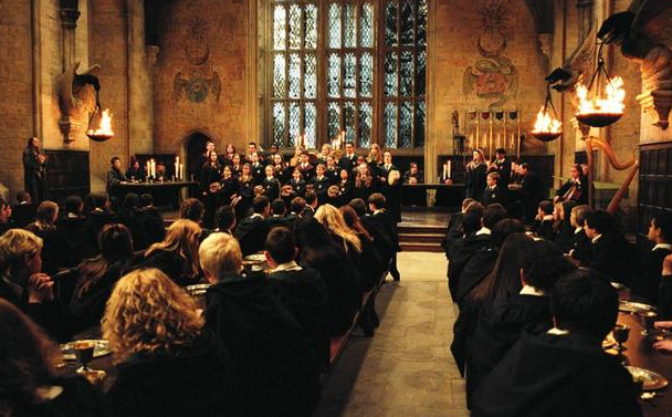 每到開學時，我們為什么想先去霍格沃茨報到