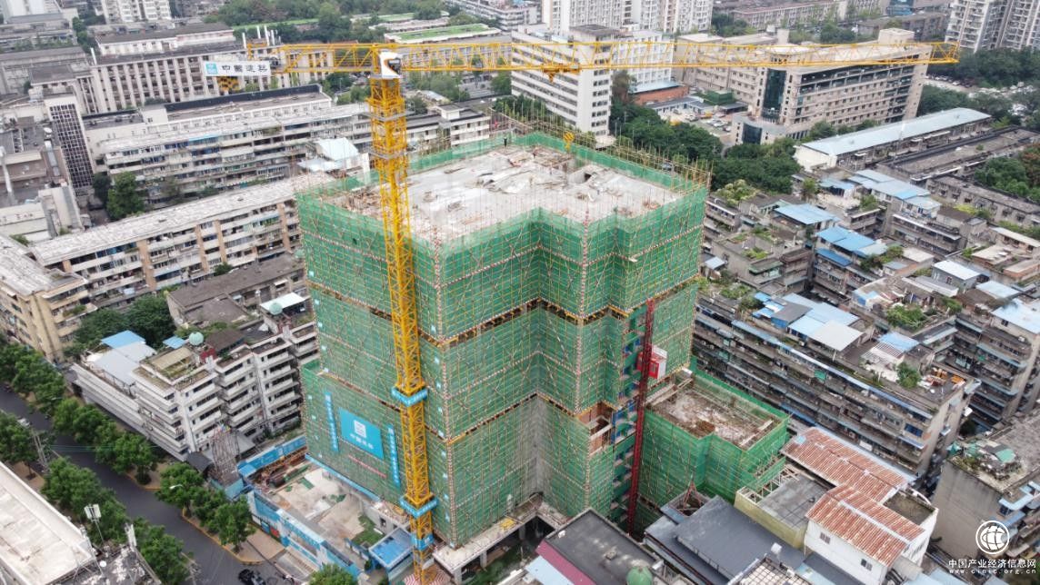 中建一局三公司承建的成都骨科醫院改擴建工程項目主體結構全面封頂