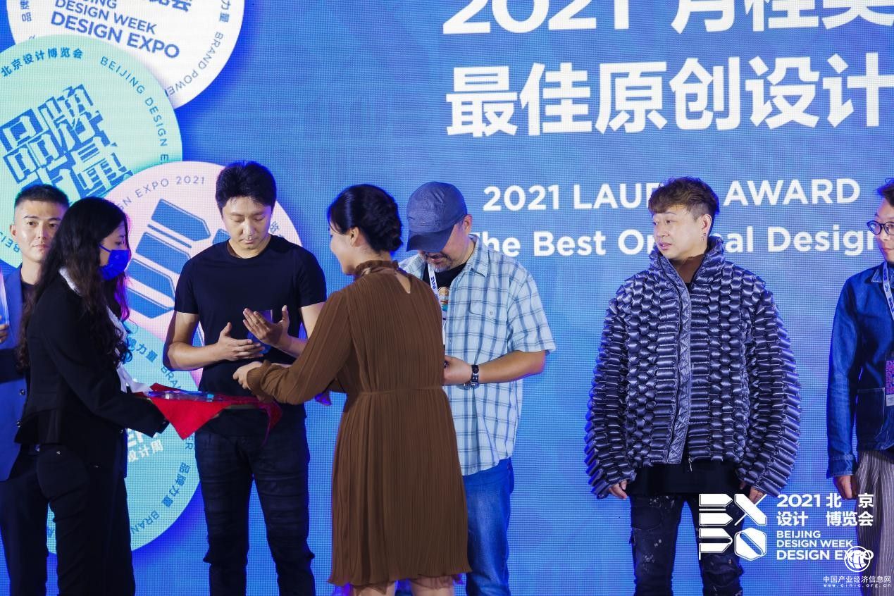 這個月桂獎的新星，想讓全宇宙青年實現喝酒自由
