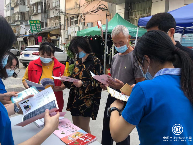 華夏保險揚州中支開展金融知識普及月系列活動