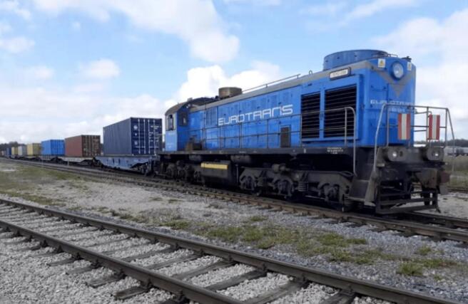 中歐班列(武漢)沃爾沃整車進口專列順利發車