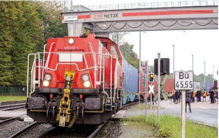 首發“上海號”中歐班列抵達德國漢堡