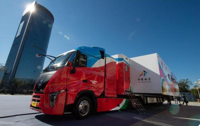 國內首臺具有完整自主知識產權雪蠟車交付