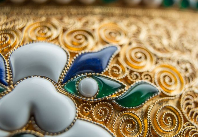 “90后”手藝人癡迷花絲鑲嵌技藝：復刻古風 不忘創新