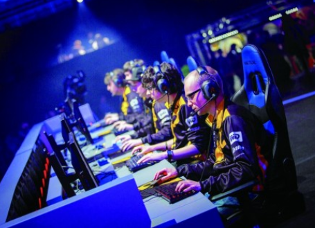 電競業“正規軍”到底學些啥