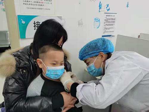 黑龍江北大荒農墾集團二龍山農場有限公司開展3-11歲新冠疫苗接種工作