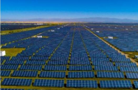 世界最大規模新能源分布式調相機群“安家”青海