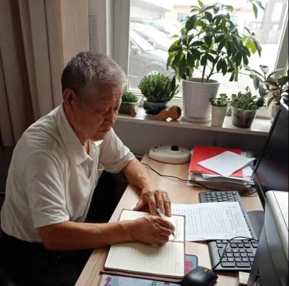 山東莒南十字路街道老干黨總支：“五看五比”創新開展黨史學習教育