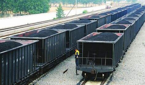 國家鐵路電煤發送量持續高位運行 直供電廠存煤達15天以上