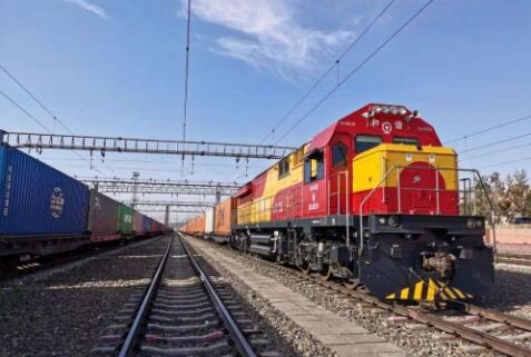 服務國內國際雙循環 新疆鐵路運量破1.8億噸