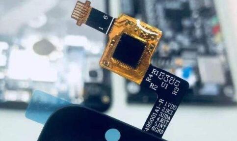 力通通信發布國內首款高性能5G射頻收發器芯片B20