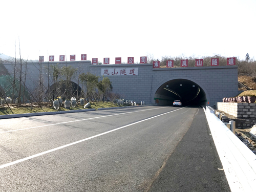 4—1. 日照廈門路三期南延工程，實現了當年開工當年通車的目標，被譽為“嵐山速度.jpg