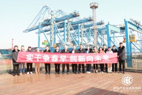 實干爭春早 創新向未來——中建筑港船舶公司、省青島船舶技術服務中心主題黨日共建學先模