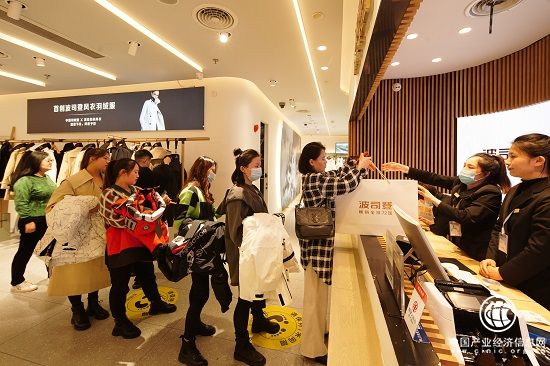 服裝行業加速洗牌，波司登如何破局出圈？