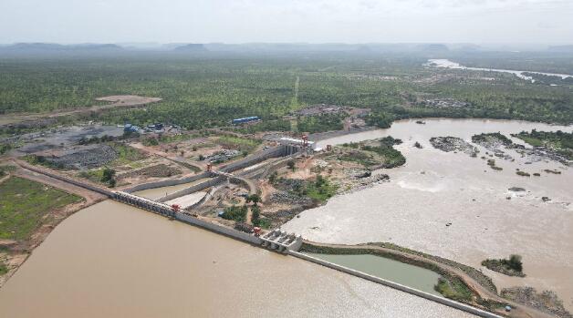 一個電站供三國 中國電建承建的馬里古伊那水電站投產發電