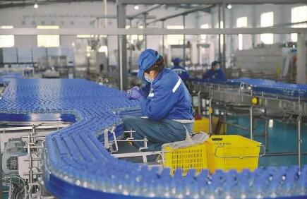 西藏“三減兩補一支持”助市場主體紓困解難