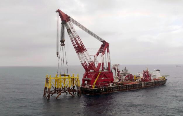 亞洲第一深水導管架“海基一號”海上安裝就位