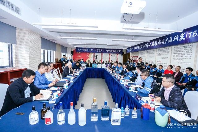  敢于和八大名酒同臺競技，江小白的底氣來自哪里？