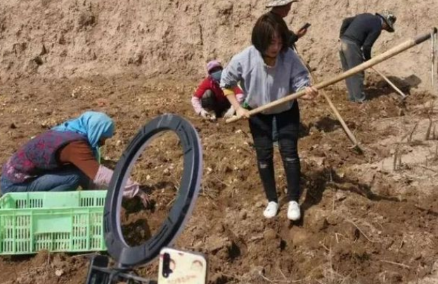 大山里的“鄉村主播”夢