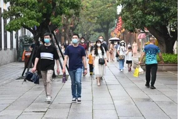 2022年“五一”假期國內旅游出游1.6億人次，國內旅游收入646.8億元