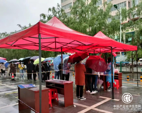 河南西峽煙草：“疫”“碼”當先  風雨無阻