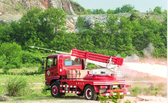 “兵器造”火箭式遠距離森林滅火系統亮相