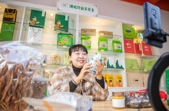 規范健康發展 平臺經濟迎新機