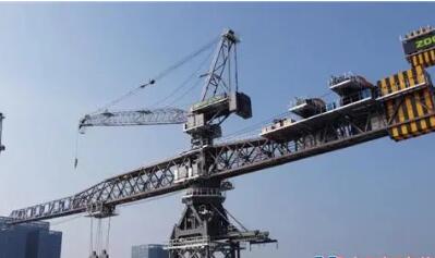 中聯重科建造全球首臺萬噸米級塔機