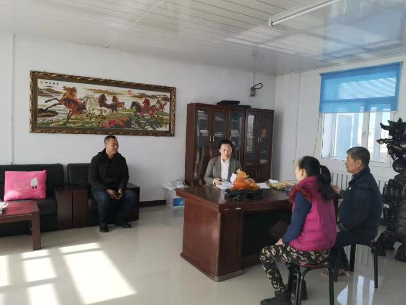 “她，不愧全省勞動模范稱號”