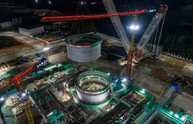 全球首個陸上商用模塊化小型反應堆玲龍一號完成單次重量最大部件吊裝