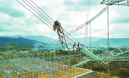閩粵聯網工程實現全線貫通 將緩解廣東季節性供電緊張狀況