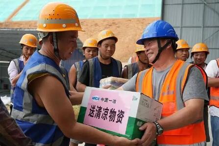 各地多措并舉強化高溫天氣下勞動者權益保障