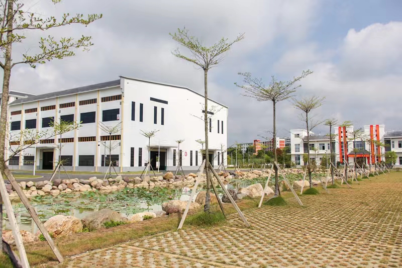 廣西建工一建集團第一分公司承建的西南地區最大的專業性防汛抗旱物資儲備倉庫正式移交