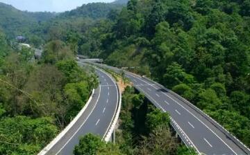 《云南省綠美交通三年行動》發布 3年將建5萬公里綠美公路