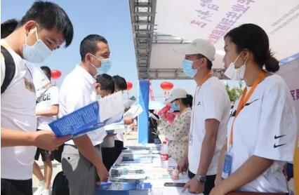 多地積極挖掘崗位，引導高校畢業生到基層就業