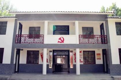 民政部、中央組織部、中央農辦負責人就《關于規范村級組織工作事務、機制牌子和證明事項的意見》答記者問