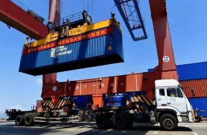 福建泉州開行首條俄羅斯遠東外貿集裝箱航線