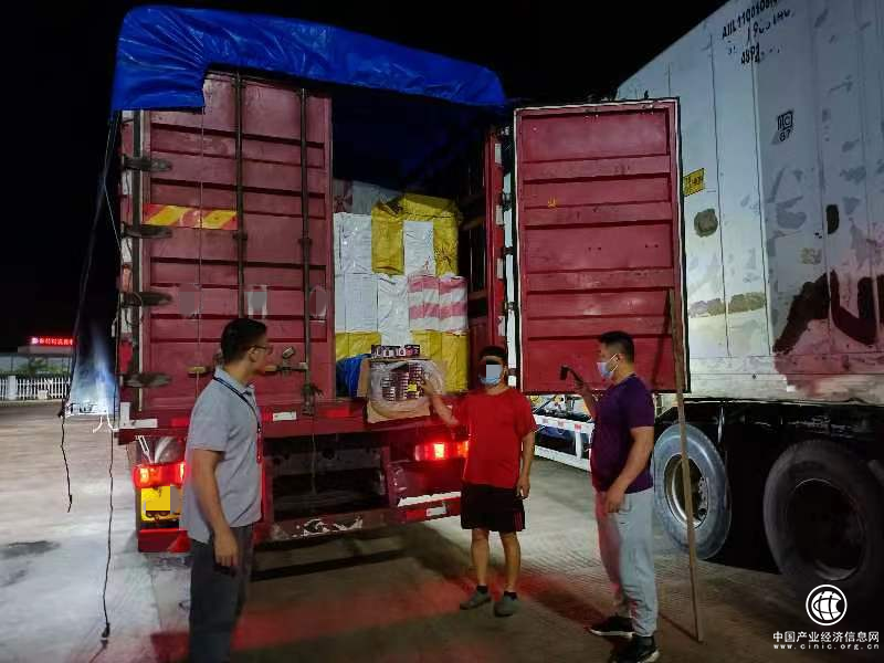 蒼南縣煙草專賣局：協同作戰 深夜出擊 查獲一起211萬余元的專車運假案件