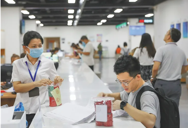 海南：?市場主體“甩包袱”投資興業“加速度”