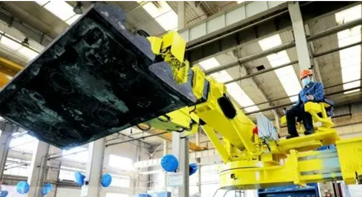 礦用七軸重載液壓機械臂試車下線 打破國外技術壟斷