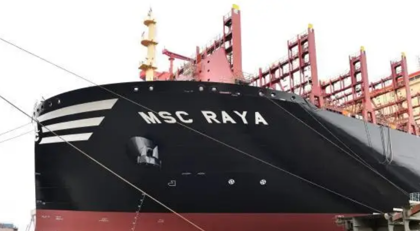 兩艘全球最大級巨輪同時出塢 江南造船節拍化建造發力