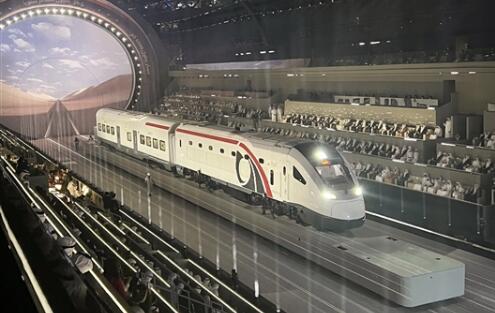 “中國造”最高速內燃動車組 阿聯酋驚艷亮相
