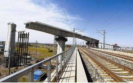 2022年全國鐵路完成固定資產投資7109億元