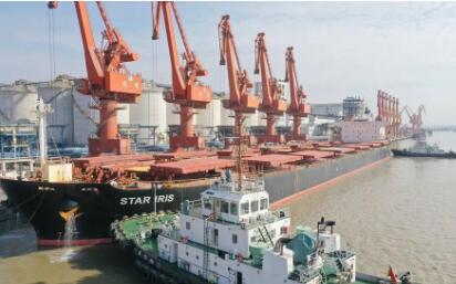 中糧集團首船巴西玉米來華到港 開啟國際農業合作共贏新篇章